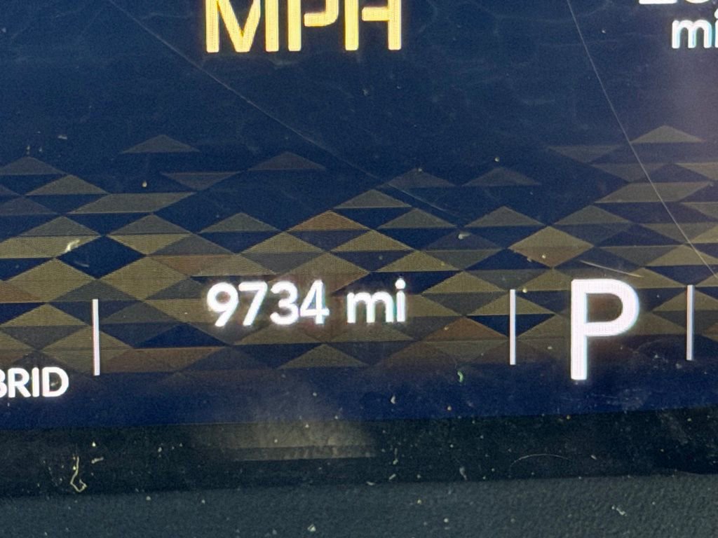 Used 2025 Jeep Wrangler Unlimited Sahara w/ Safety Group image 34