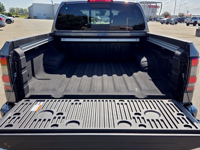New 2027 Nissan Frontier SV w/ SV Convenience Package RWD image 11
