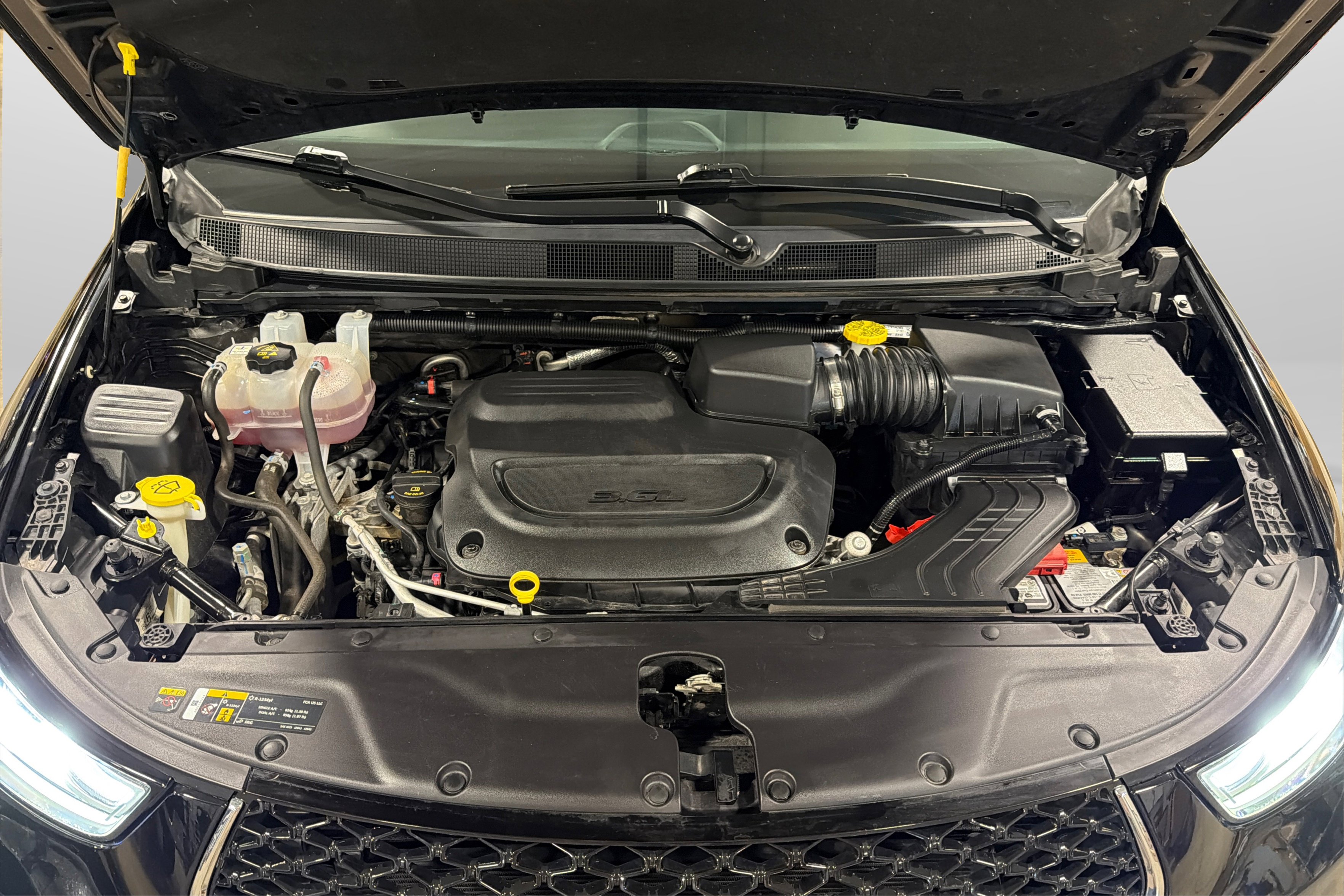 Used 2024 Chrysler Pacifica Touring-L FWD image 11