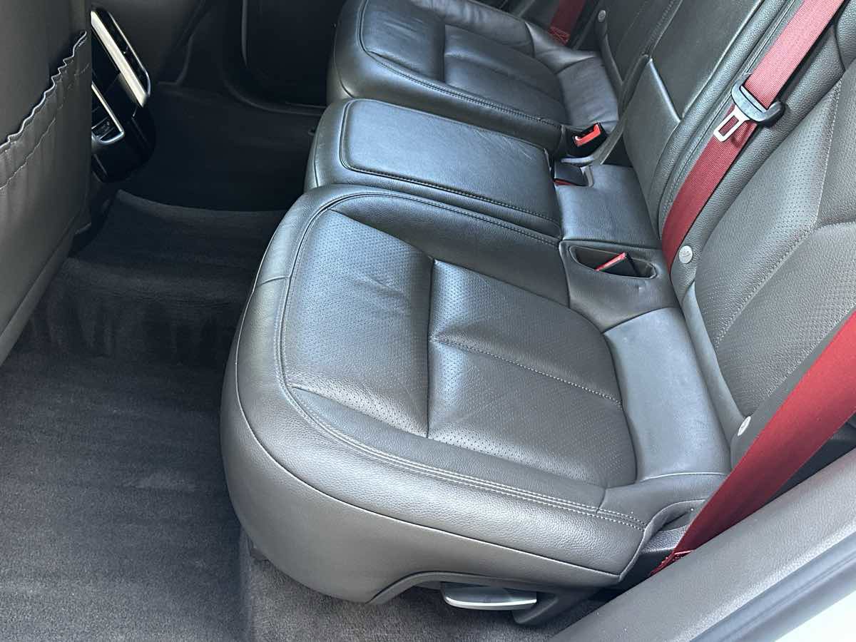 Used 2016 Porsche Cayenne AWD/4WD image 10