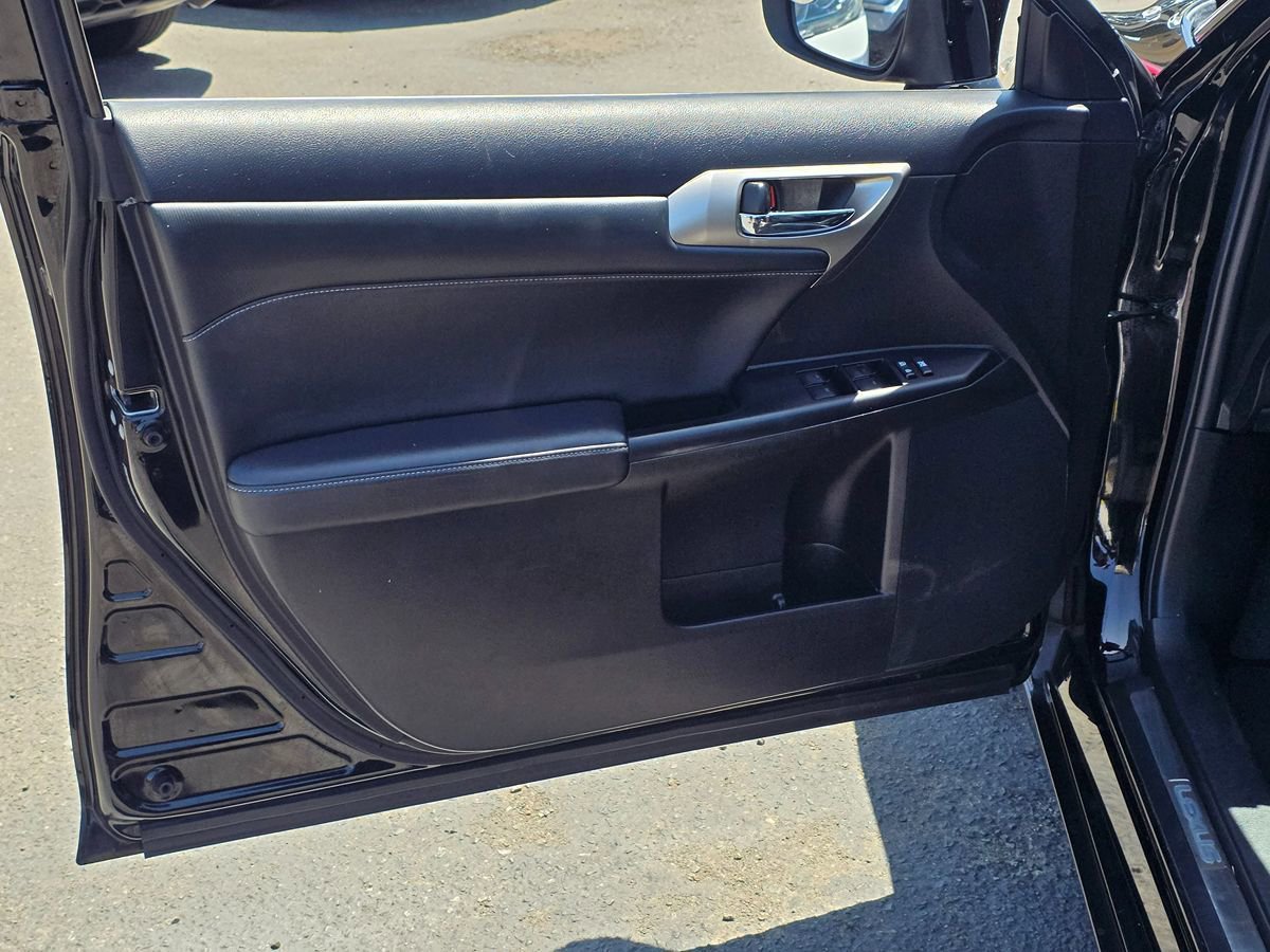 Used 2015 Lexus CT 200h FWD image 23