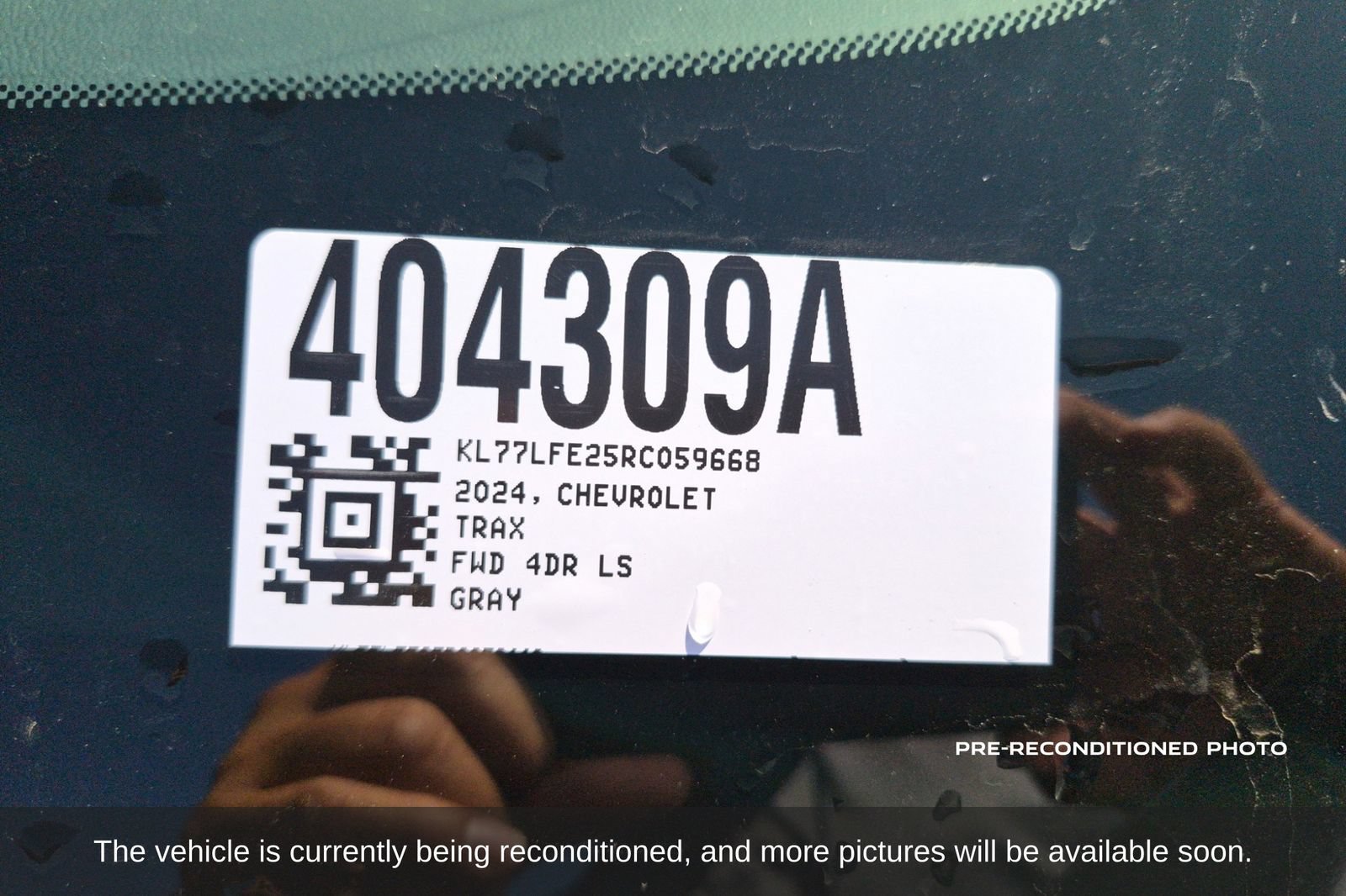 Used 2024 Chevrolet Trax LS FWD image 19