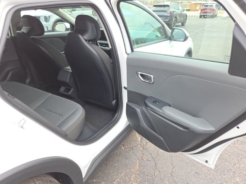 New 2026 Kia K4 LXS image 19