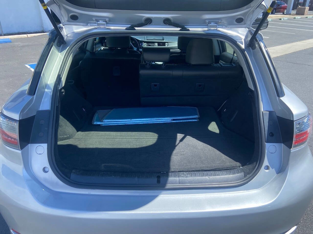 Used 2012 Lexus CT 200h Premium image 7