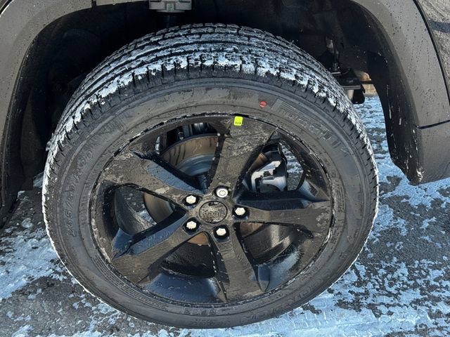 New 2026 Jeep Grand Cherokee Limited w/ Limited Altitude Package image 11