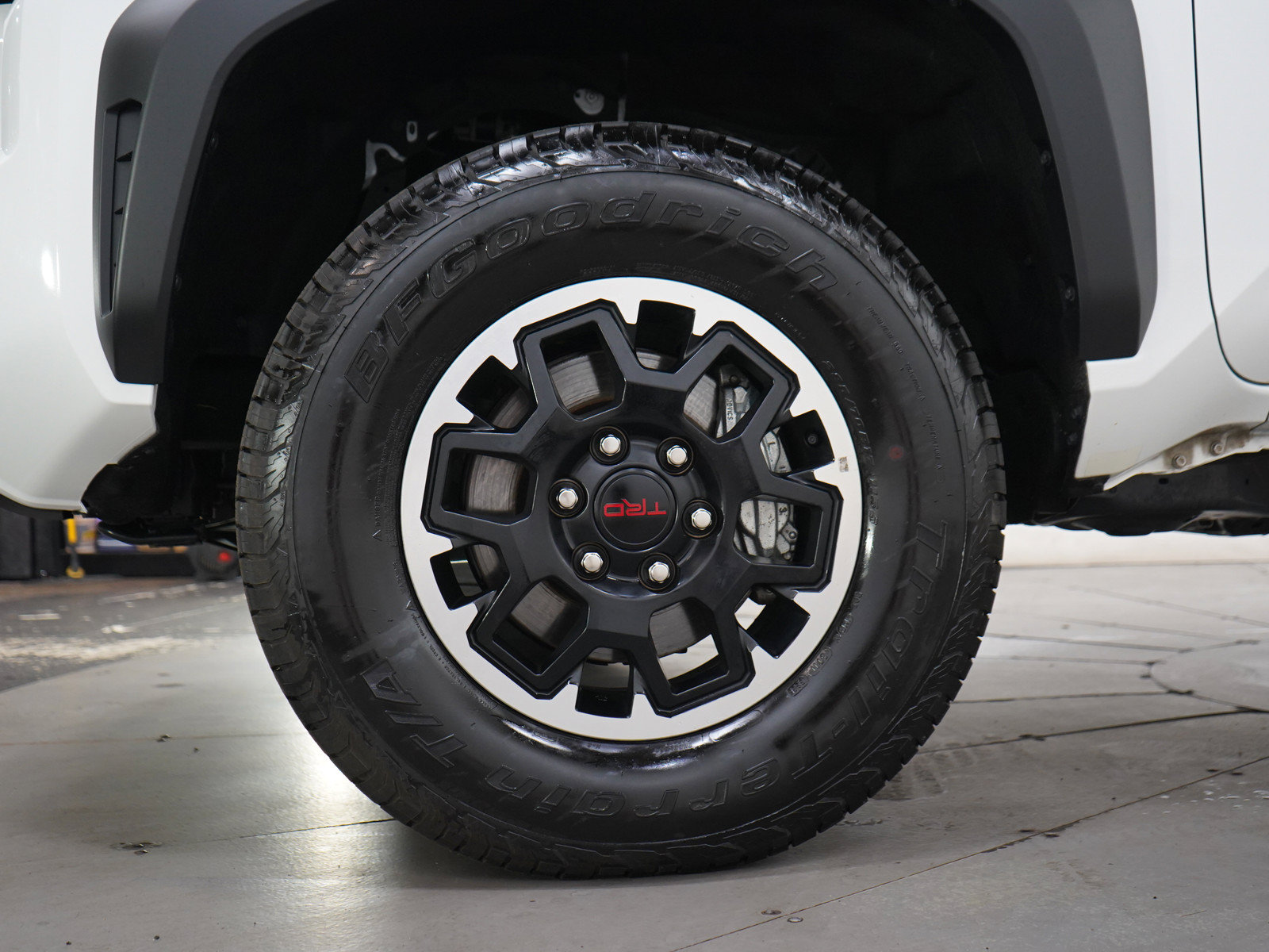 Used 2025 Toyota Tacoma TRD Off-Road AWD/4WD image 27