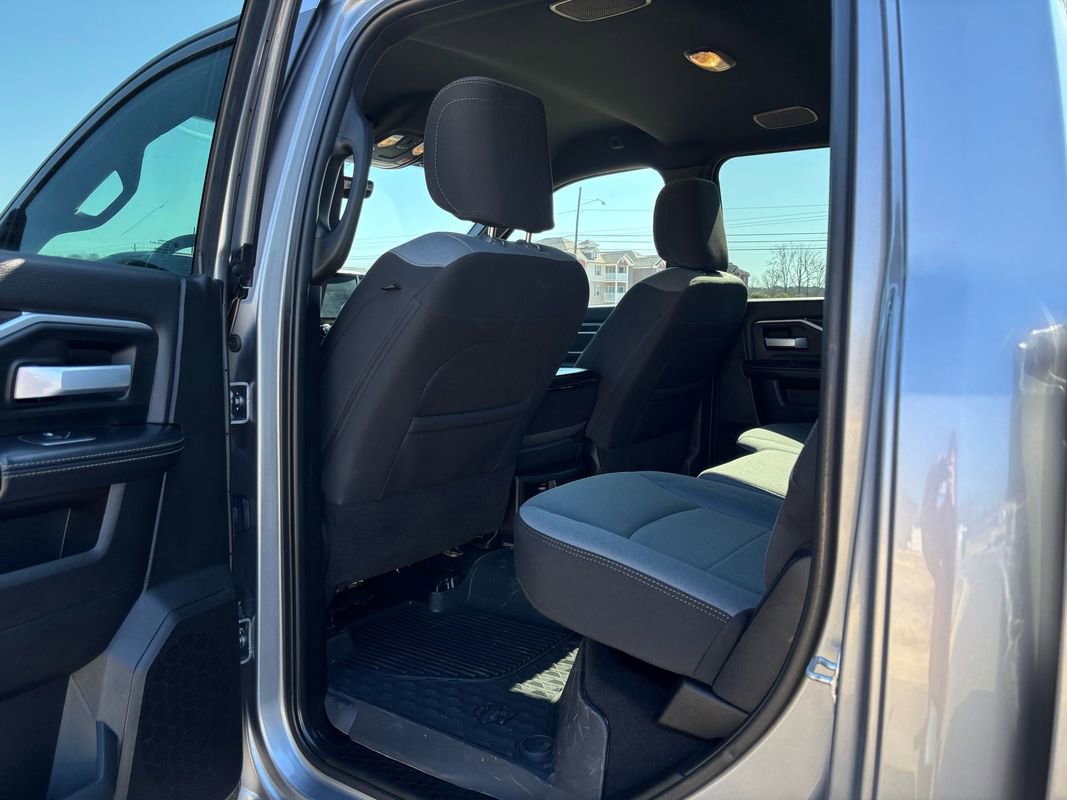 Used 2024 RAM 3500 Big Horn w/ Towing Technology Group image 26