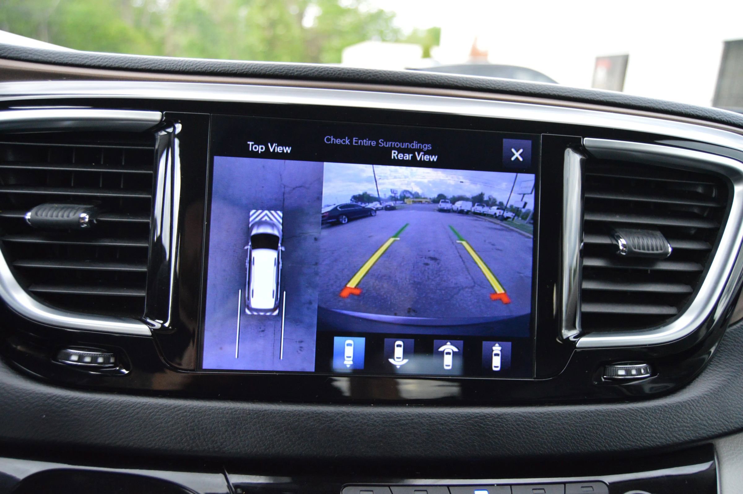 Used 2017 Chrysler Pacifica Touring-L Plus FWD image 13