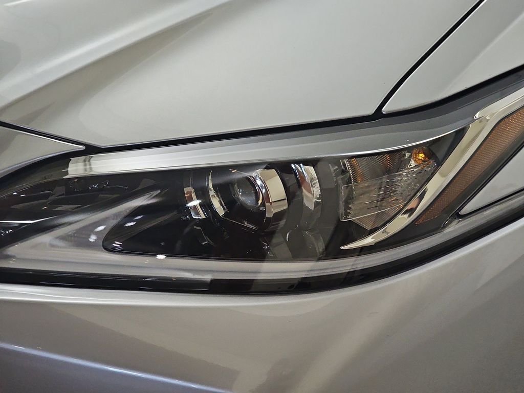 Used 2023 Lexus ES 250 w/ Premium Package AWD/4WD image 30