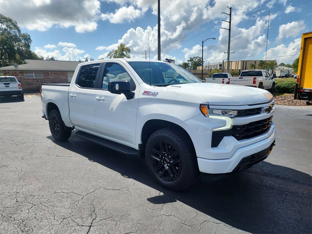 Used 2025 Chevrolet Silverado 1500 RST image 2