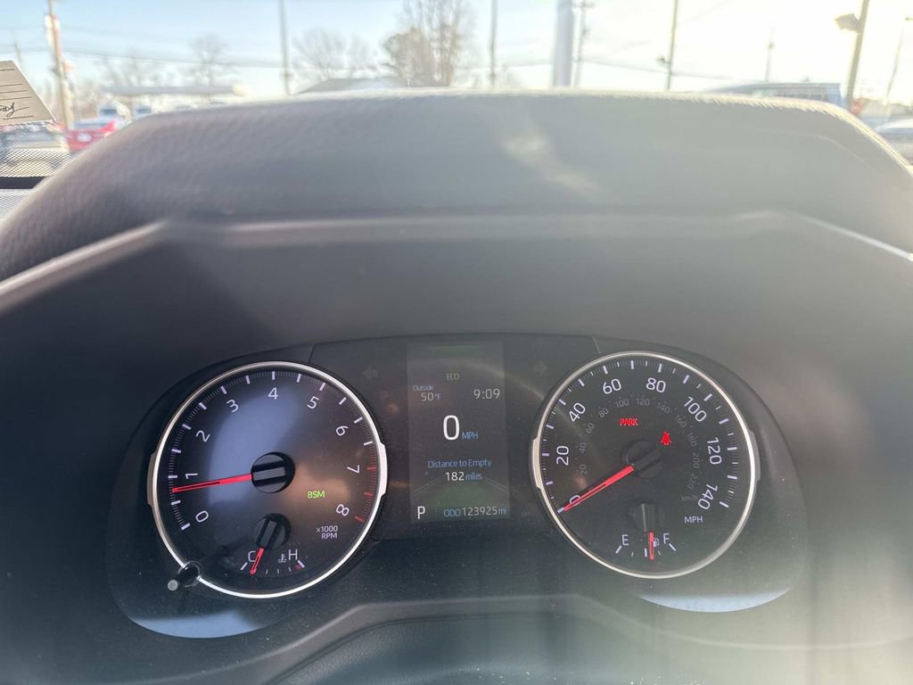 Used 2019 Toyota RAV4 XLE w/ Convenience Package image 14