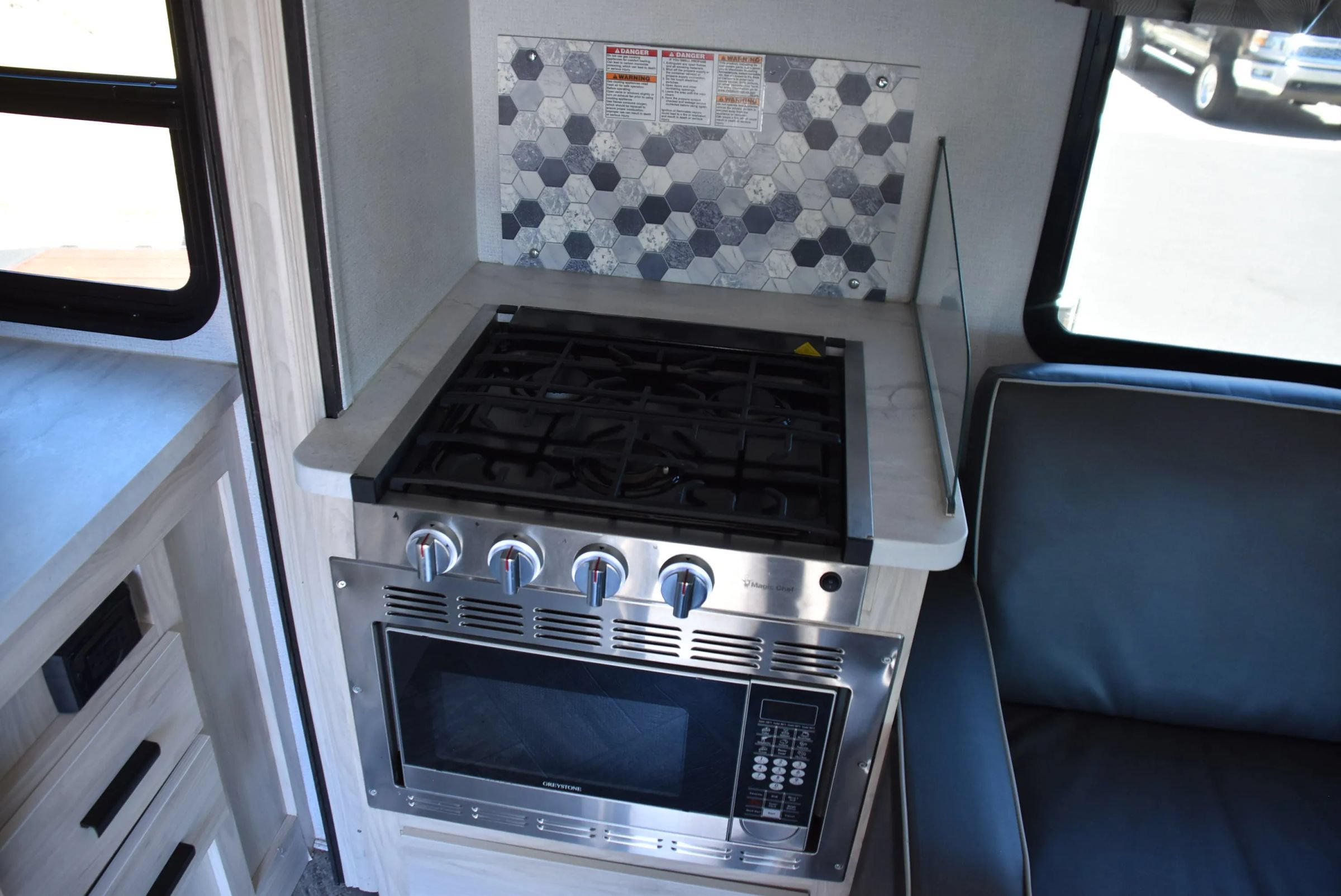 Used 2022 Ford E-450 and Econoline 450 Super Duty w/ Motorhome Prep Package RWD image 19
