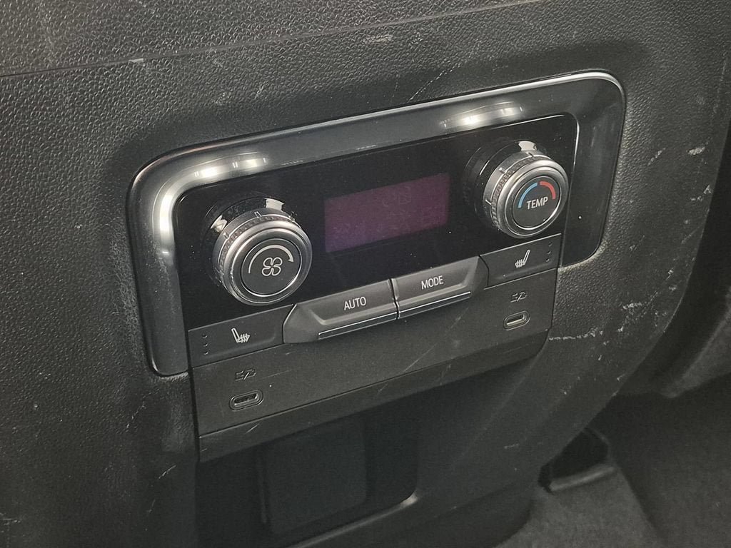 Used 2025 GMC Yukon Denali w/ Sun & Power Step Package AWD/4WD image 25