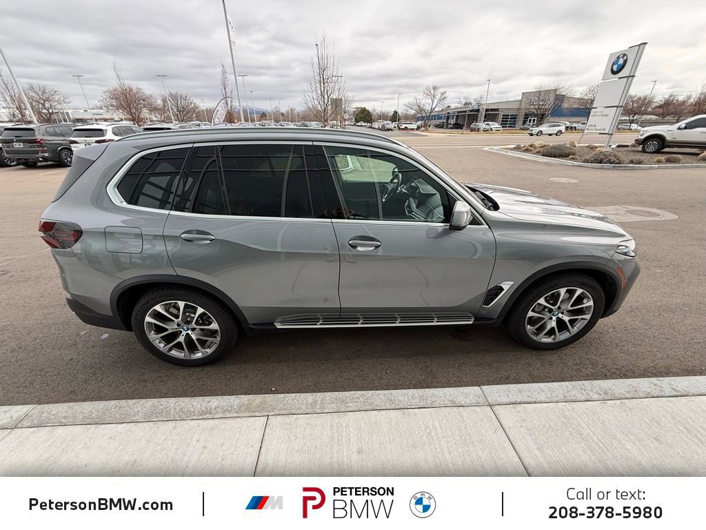 Used 2025 BMW X5 xDrive50e image 6