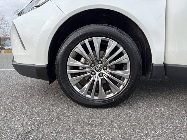 Used 2024 Toyota Venza Limited image 25