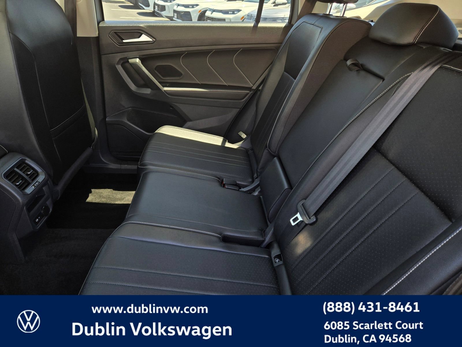 Certified 2023 Volkswagen Tiguan SE w/ Panoramic Sunroof Package AWD/4WD image 11