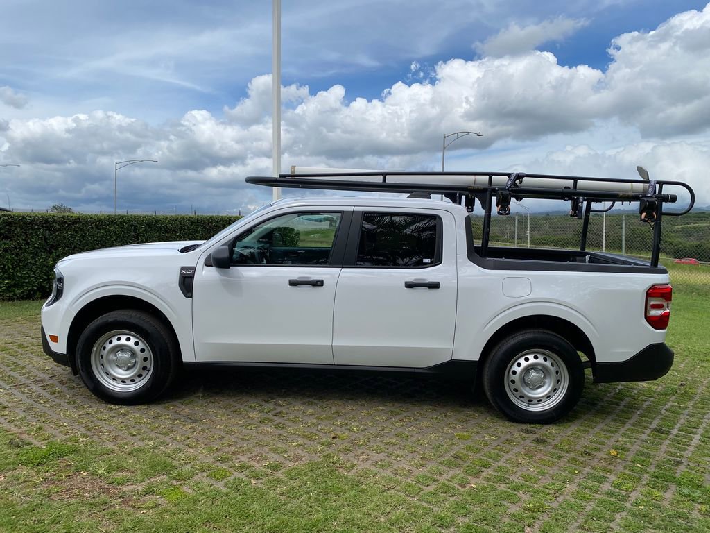 Used 2025 Ford Maverick XLT w/ Equipment Group 302A AWD/4WD image 4
