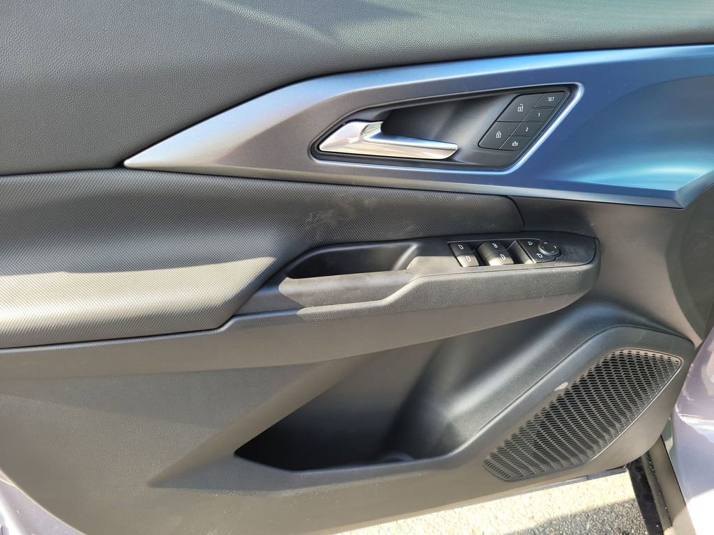 New 2026 Chevrolet Equinox EV LT image 21