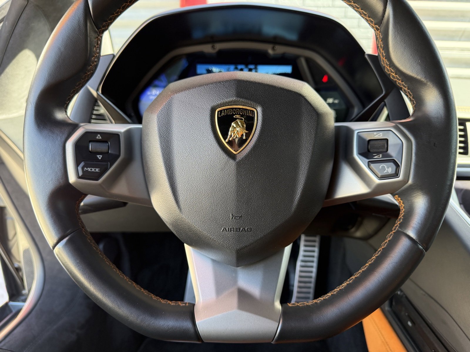 Used 2017 Lamborghini Aventador S image 21