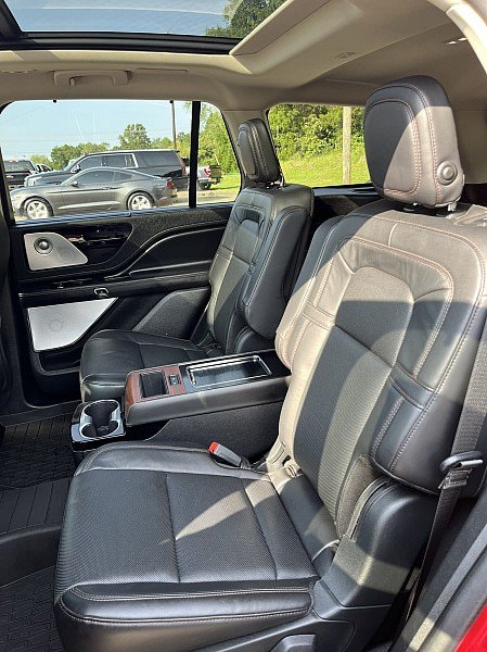 Used 2020 Lincoln Aviator Reserve w/ Equipment Group 202A AWD/4WD image 16