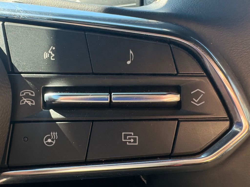 Used 2025 Chevrolet Traverse LT AWD/4WD image 8
