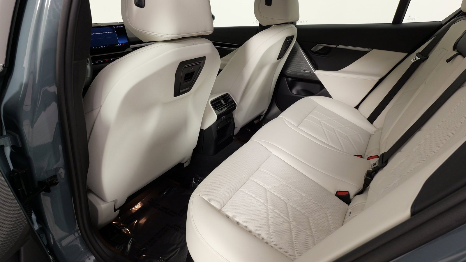 Used 2024 BMW 530i xDrive image 37