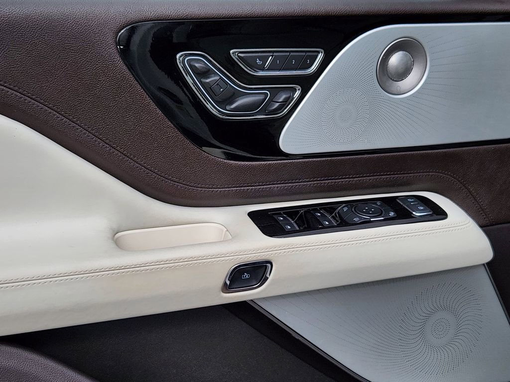 Used 2023 Lincoln Aviator Black Label w/ Dynamic Handling Package image 18