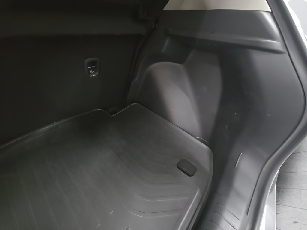 Certified 2026 Hyundai Venue SEL FWD image 21