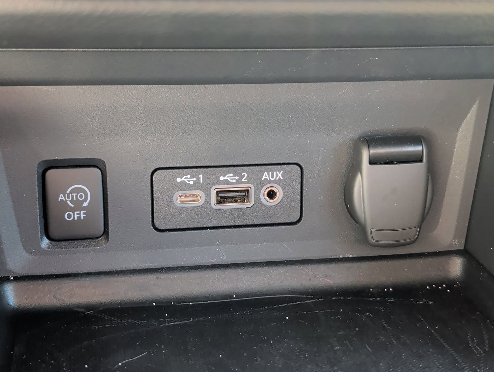 Certified 2025 Nissan Sentra SV w/ All-Weather Package FWD image 21