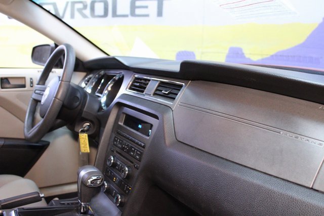 Used 2010 Ford Mustang Coupe image 9