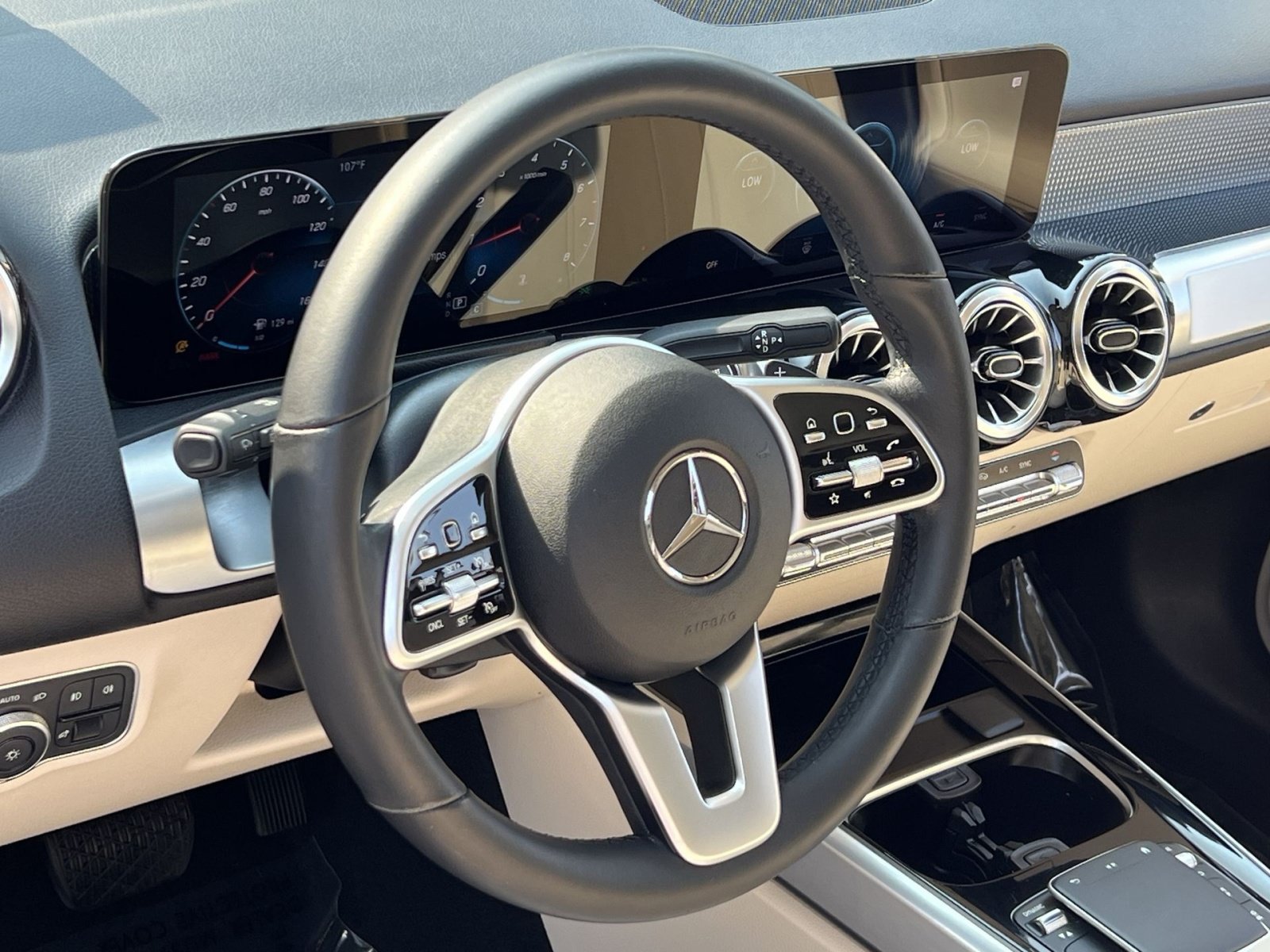 Certified 2022 Mercedes-Benz GLB 250 4MATIC image 21