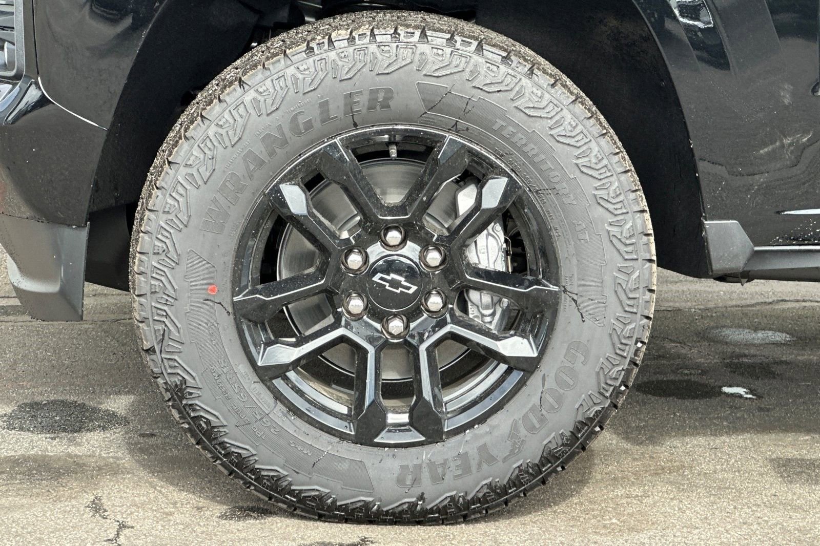 New 2025 Chevrolet Colorado Z71 w/ Midnight Edition AWD/4WD image 31