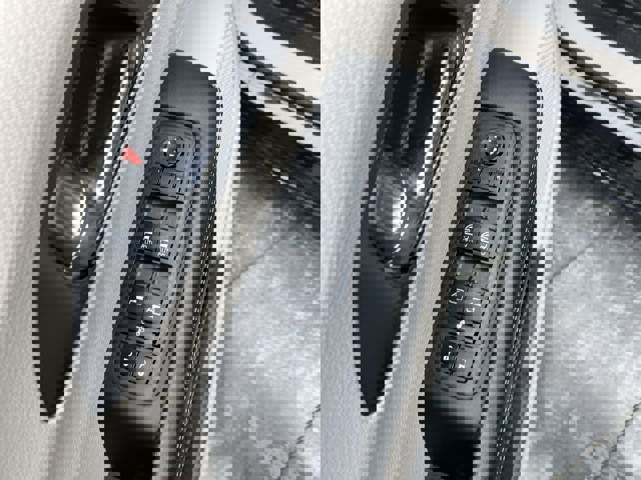 Used 2023 Chrysler Pacifica Touring-L image 7