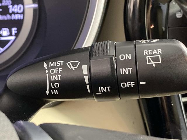 Used 2021 Toyota Highlander XLE image 19