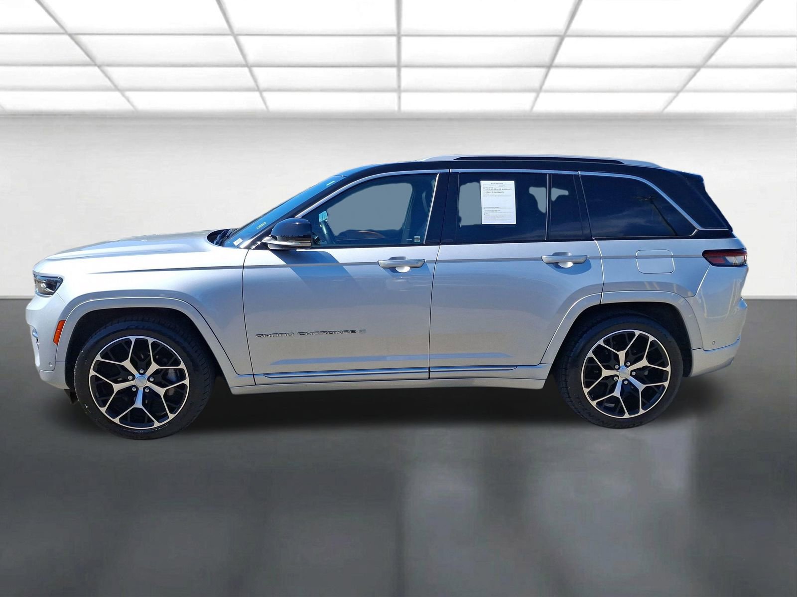 Certified 2022 Jeep Grand Cherokee Summit image 9