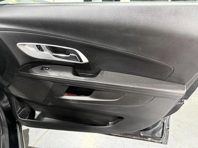 Used 2017 Chevrolet Equinox LS FWD image 25