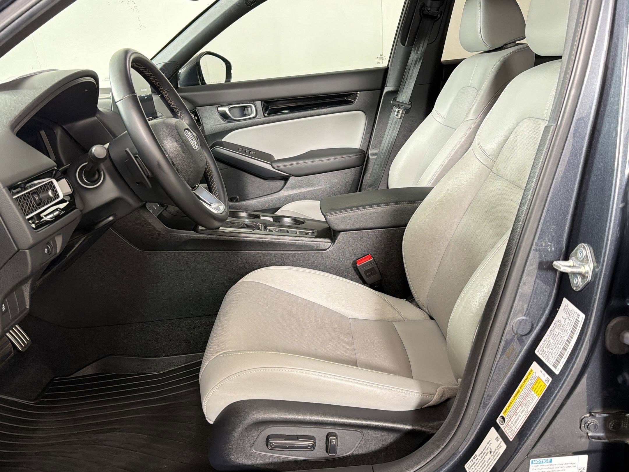 Used 2025 Honda Civic Sport Touring image 5