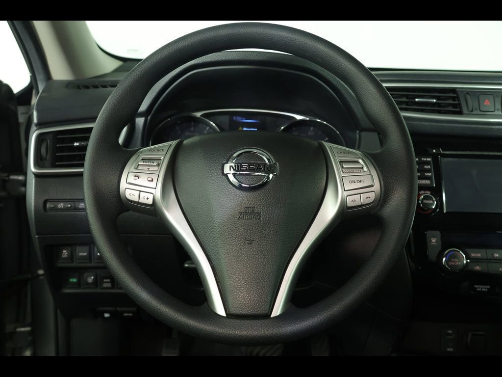 Used 2015 Nissan Rogue SV w/ SV Premium Package image 16