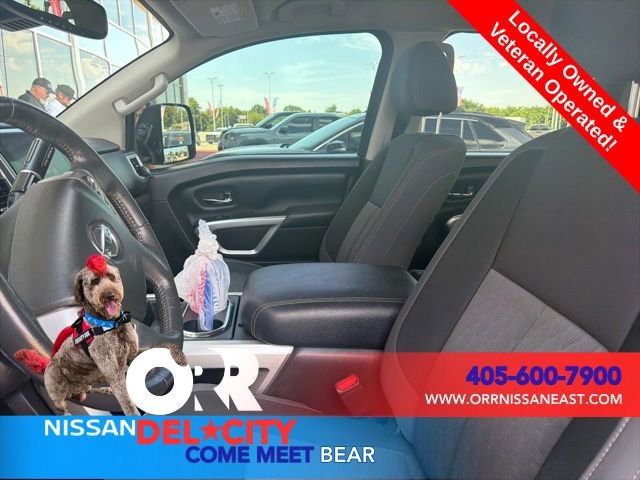 Used 2020 Nissan Titan SV w/ SV Convenience Package RWD image 4
