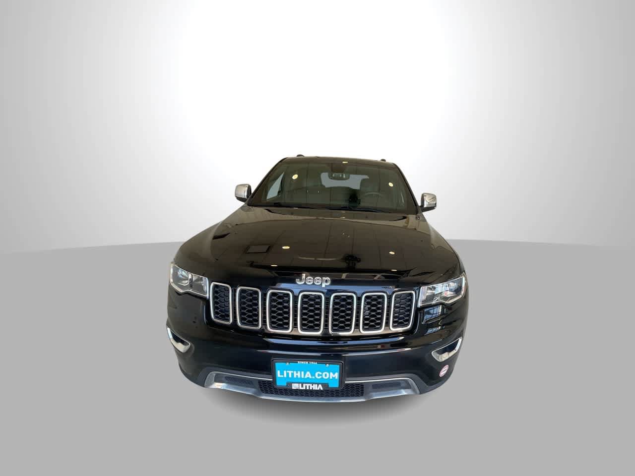 Used 2018 Jeep Grand Cherokee Limited AWD/4WD image 3