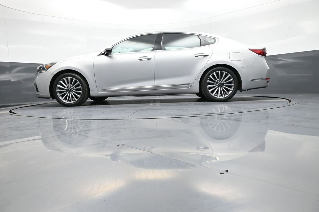 Certified 2017 Kia Cadenza Technology FWD image 32