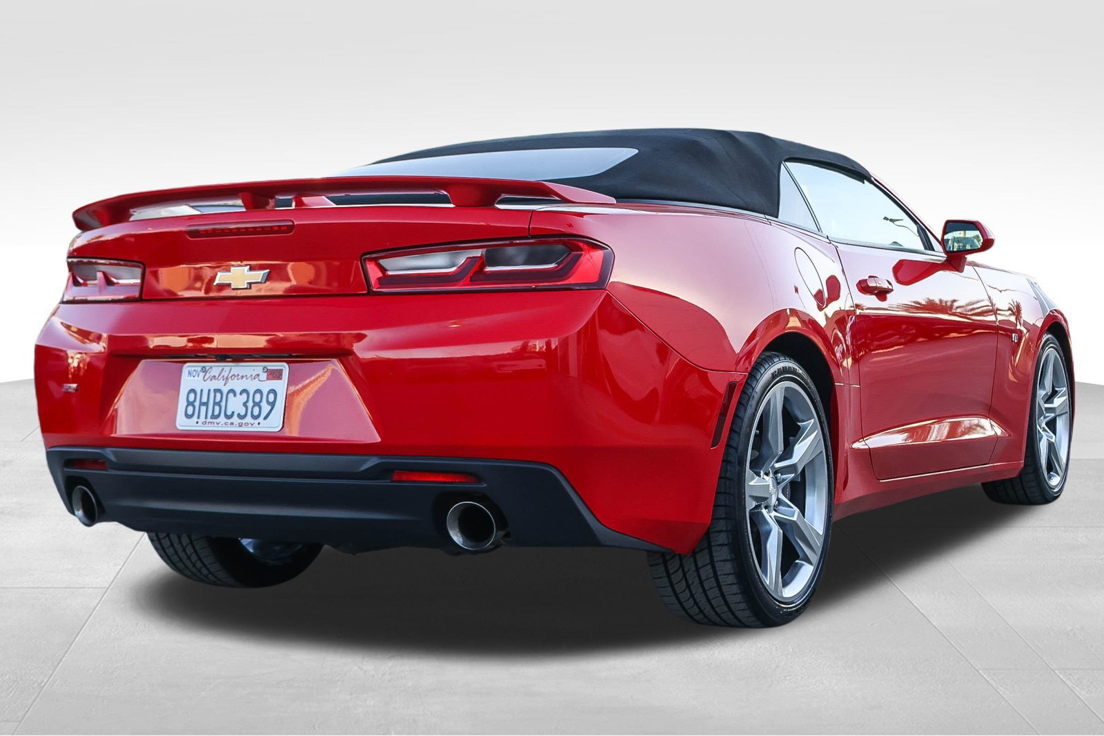 Used 2018 Chevrolet Camaro SS RWD image 5