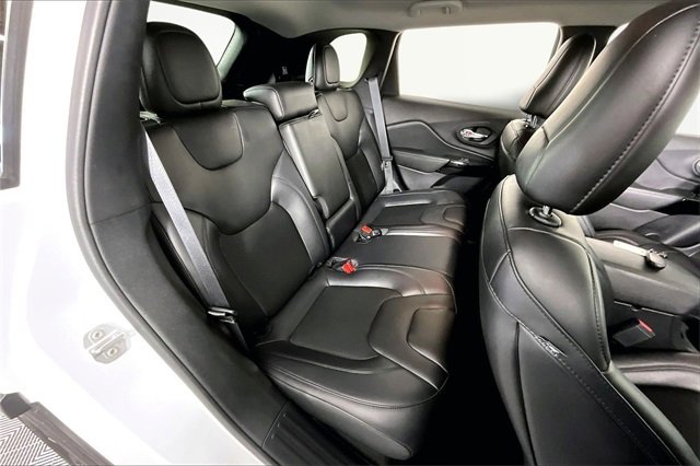 Used 2019 Jeep Cherokee Latitude Plus image 25