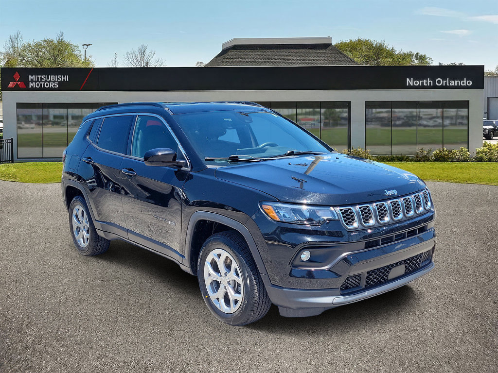 Used 2024 Jeep Compass Latitude AWD/4WD image 5