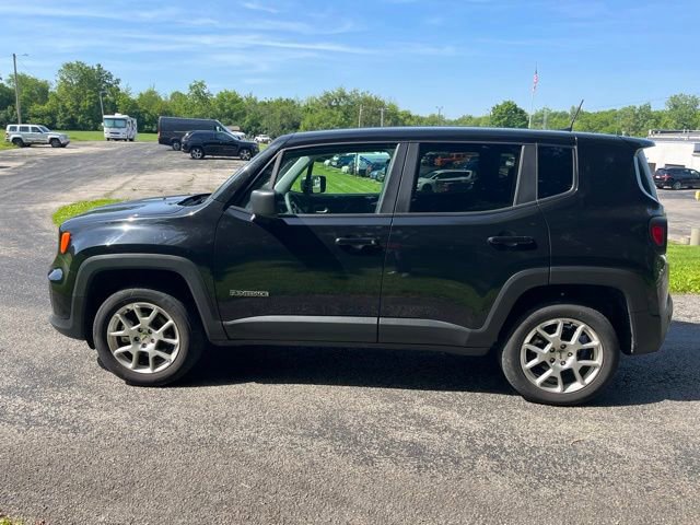 Used 2023 Jeep Renegade Latitude AWD/4WD image 6