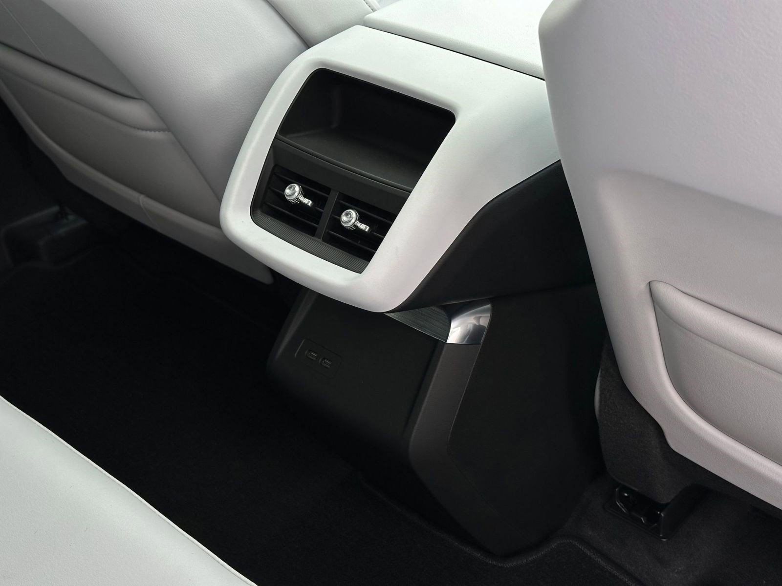 New 2026 Cadillac Lyriq Sport image 32