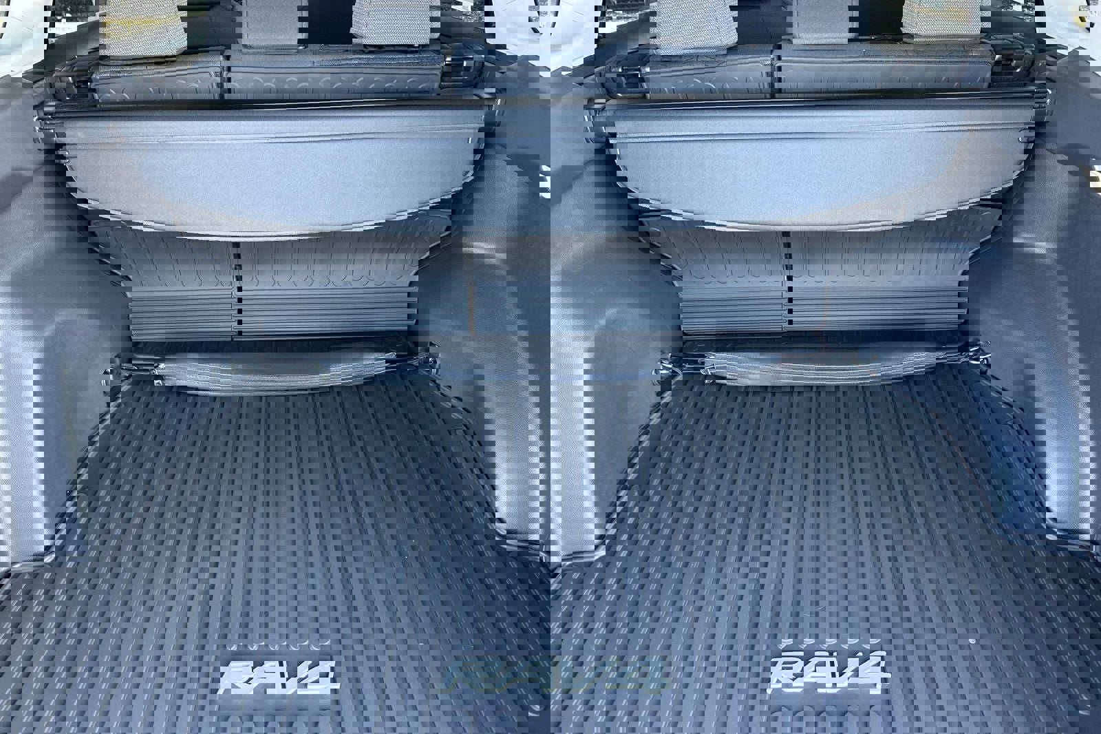 New 2025 Toyota RAV4 XLE image 18