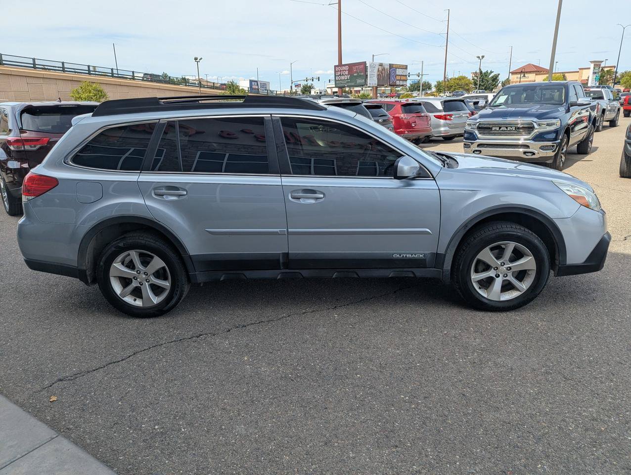 Used 2014 Subaru Outback 2.5i Limited w/ Moonroof Package AWD/4WD image 6