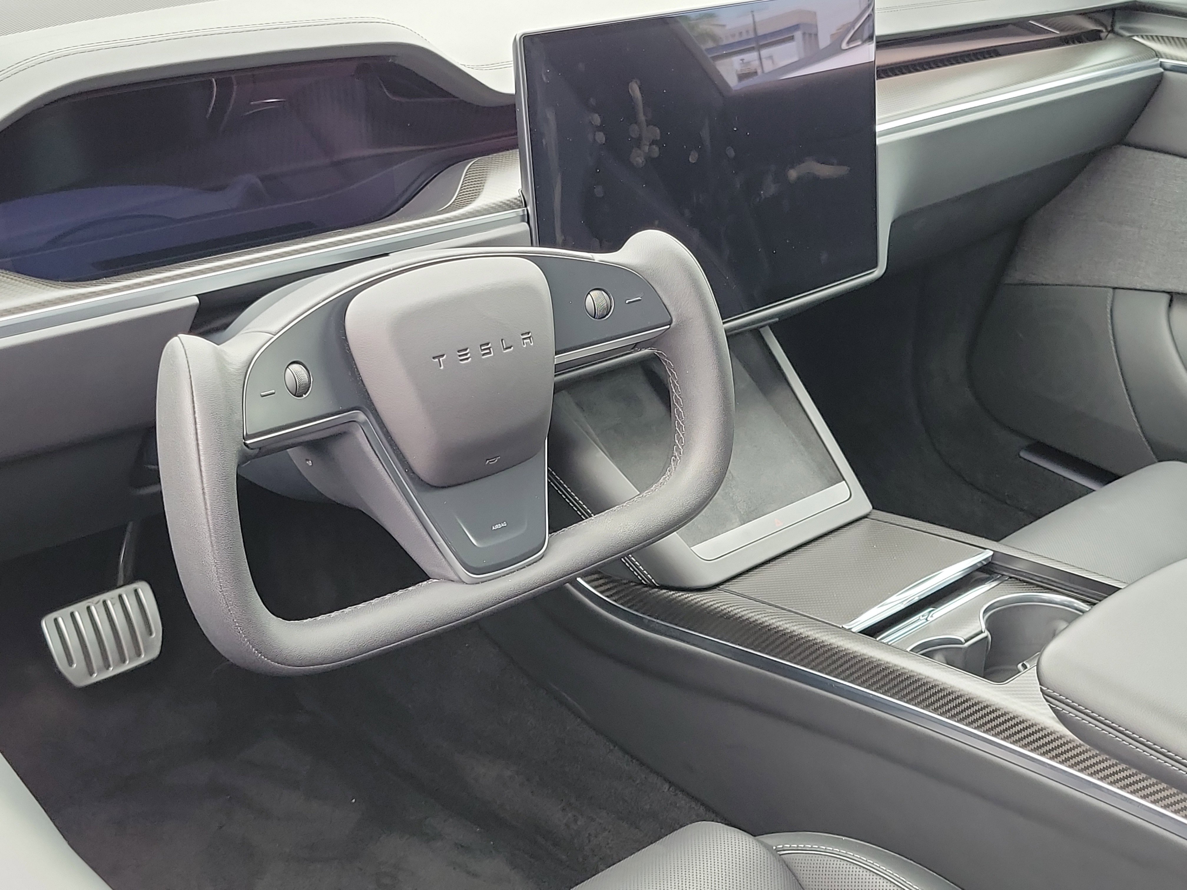 Used 2024 Tesla Model S Plaid image 9