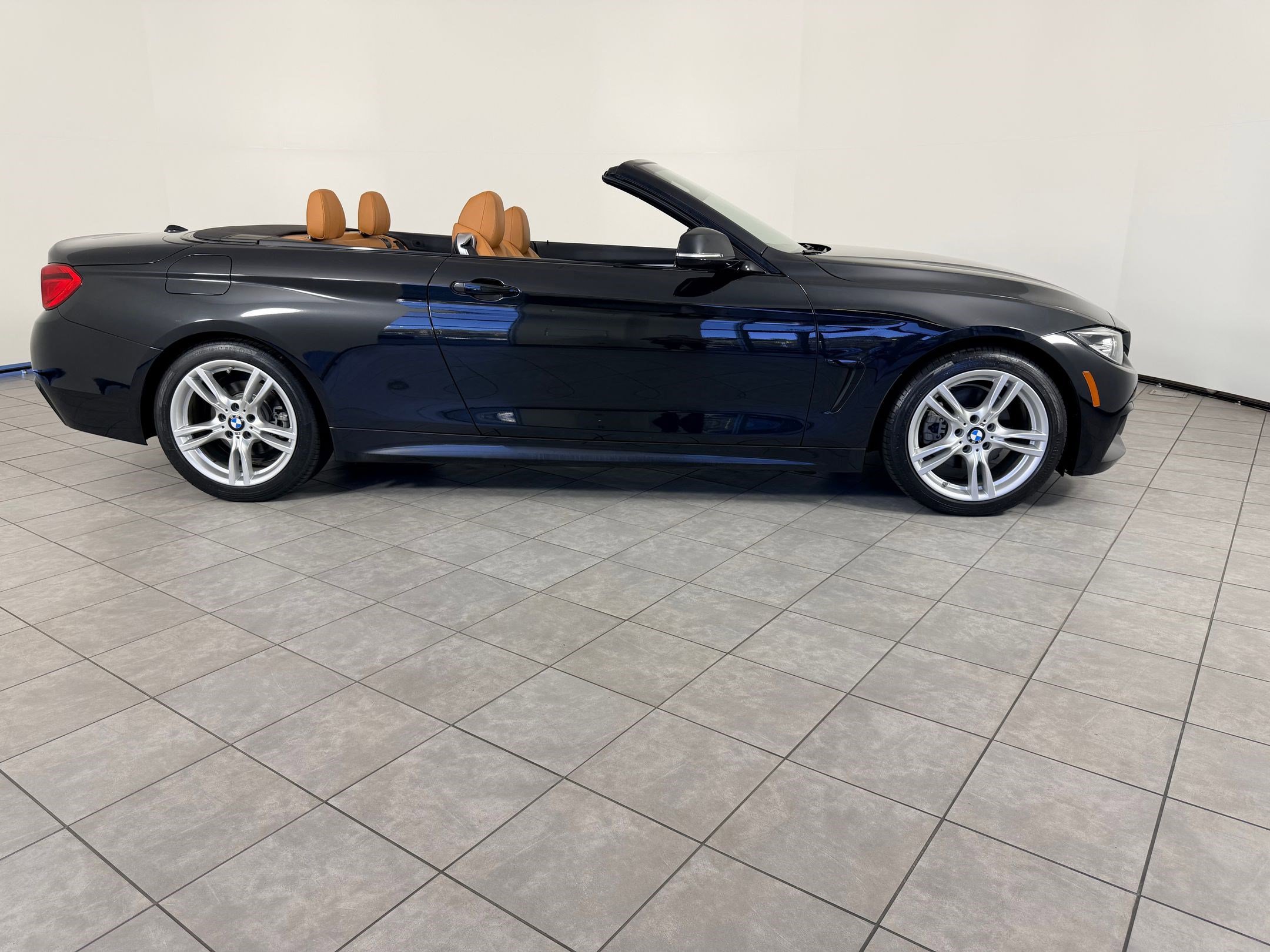 Used 2019 BMW 430i Convertible w/ M Sport Package image 8